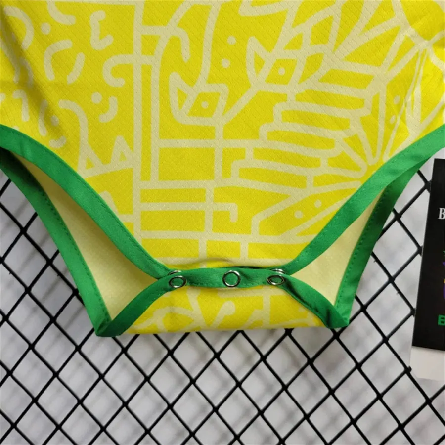 Brazil 24 25 Baby jersey Brazil Home size 9 12