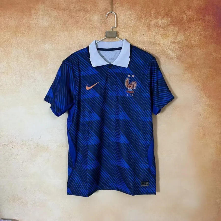 France 2627 French Blue